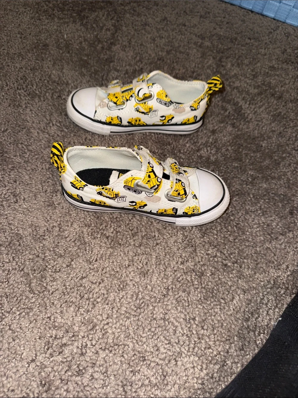 Kids converse White & Yellow Construction Print Canvas Shoes- LIKE NEW